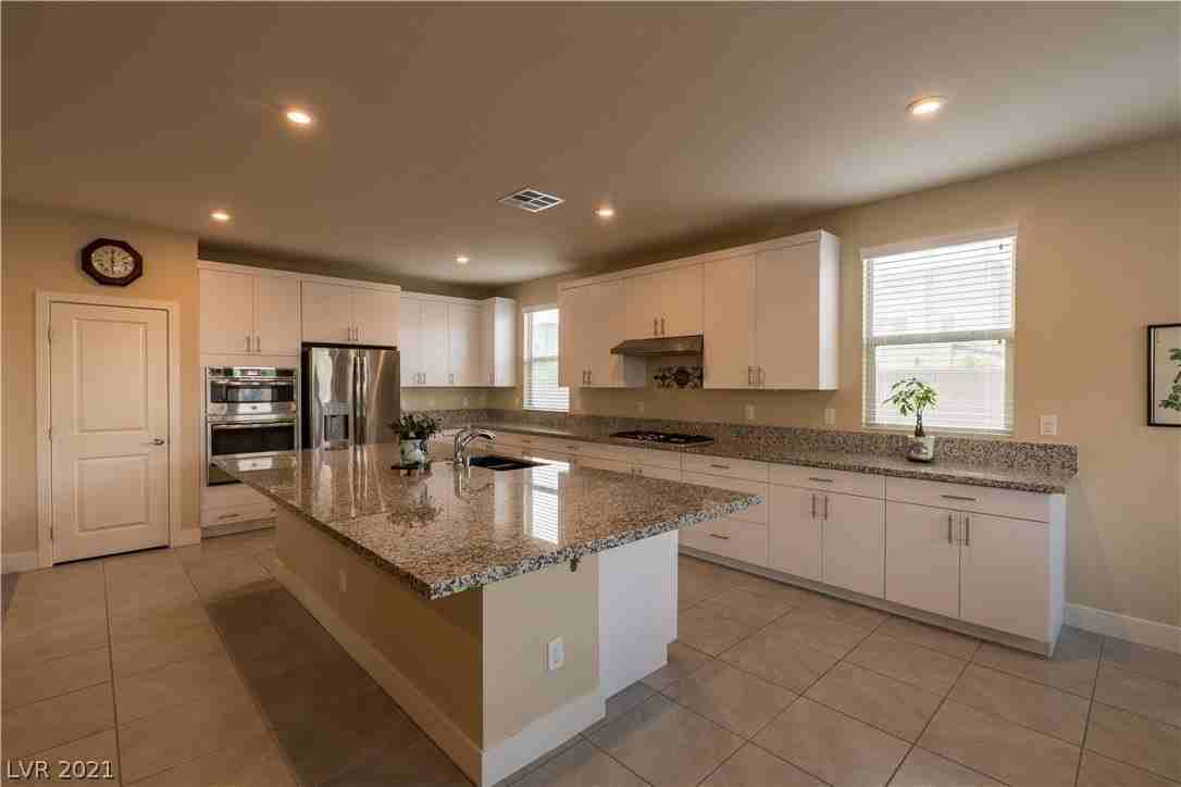 6842 Moorland St - Photo 3 of 8