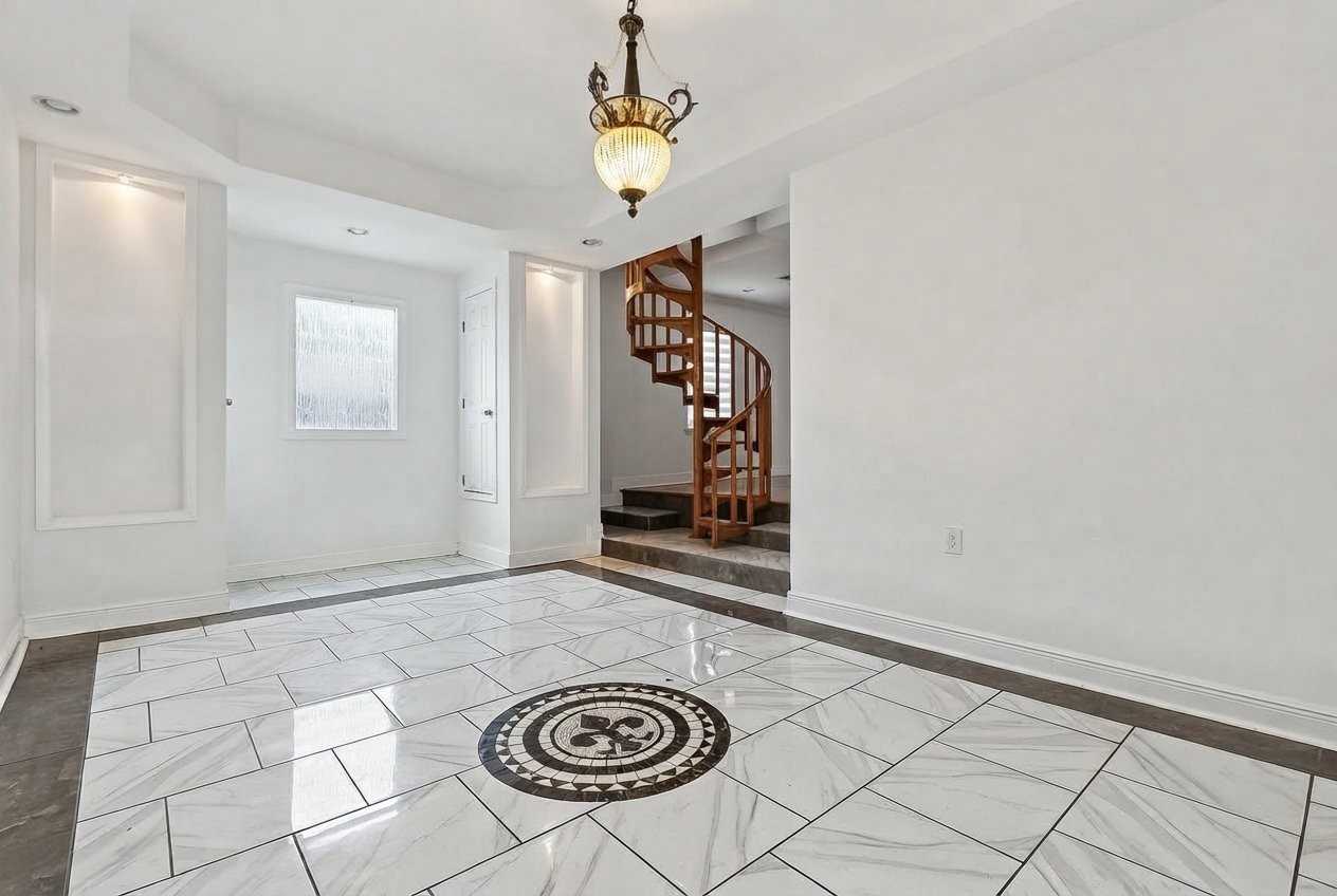 2135 Mirabeau Ave - Photo 2 of 14