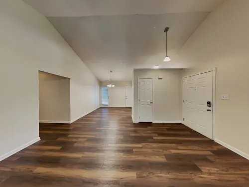7806 Royce Hall Ln - Photo 2 of 7