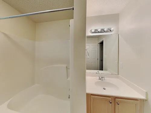 7806 Royce Hall Ln - Photo 6 of 7