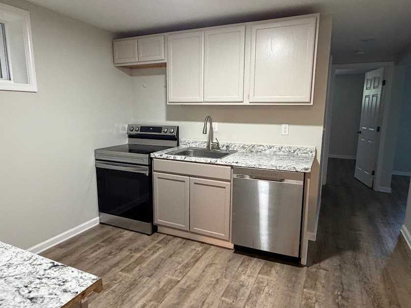 1917 Burnet Ave #1 - Photo 6 of 11
