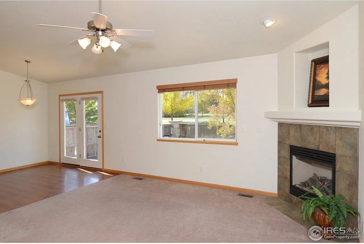 385 Blue Azurite Ave - Photo 4 of 16