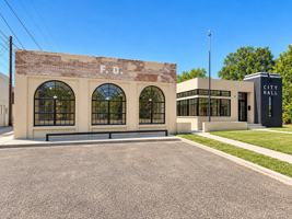 featured image of 115 W Kilpatrick St