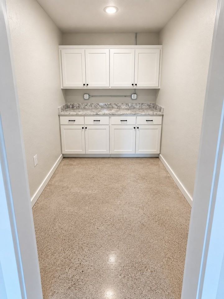 115 W Kilpatrick St - Photo 3 of 5
