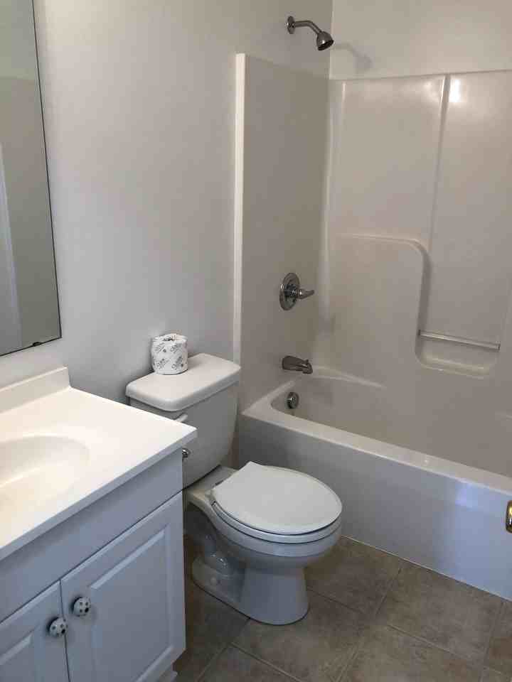 1041 Hilltop Dr - Photo 2 of 10