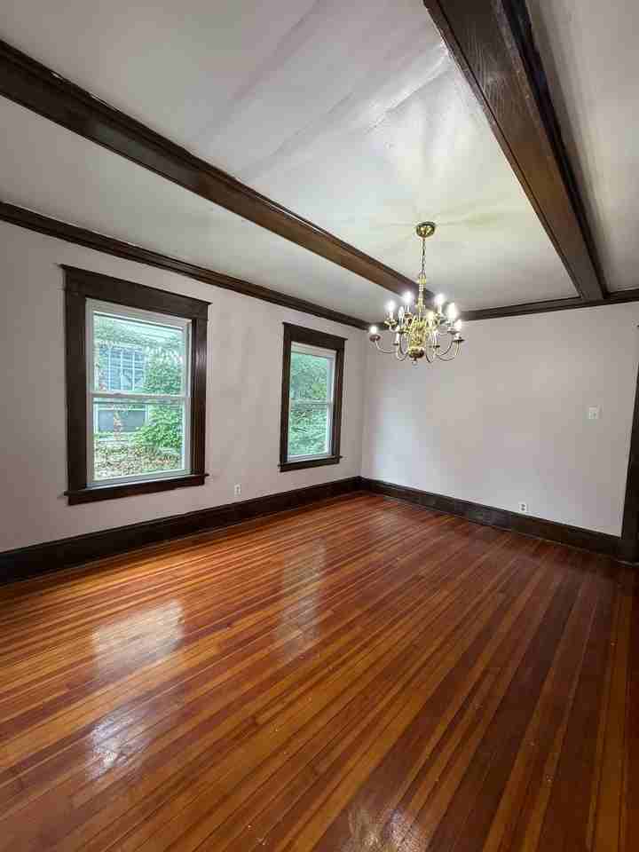 261 Manning Blvd - Photo 2 of 12