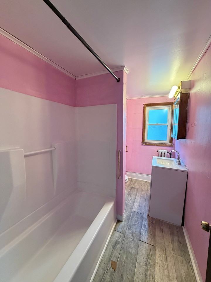 261 Manning Blvd - Photo 6 of 12