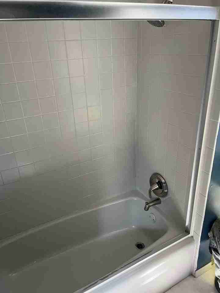 2320 N Kenwood Ct - Photo 4 of 7