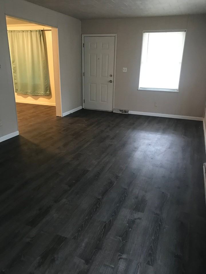 951 Warren Ave - Photo 3 of 5