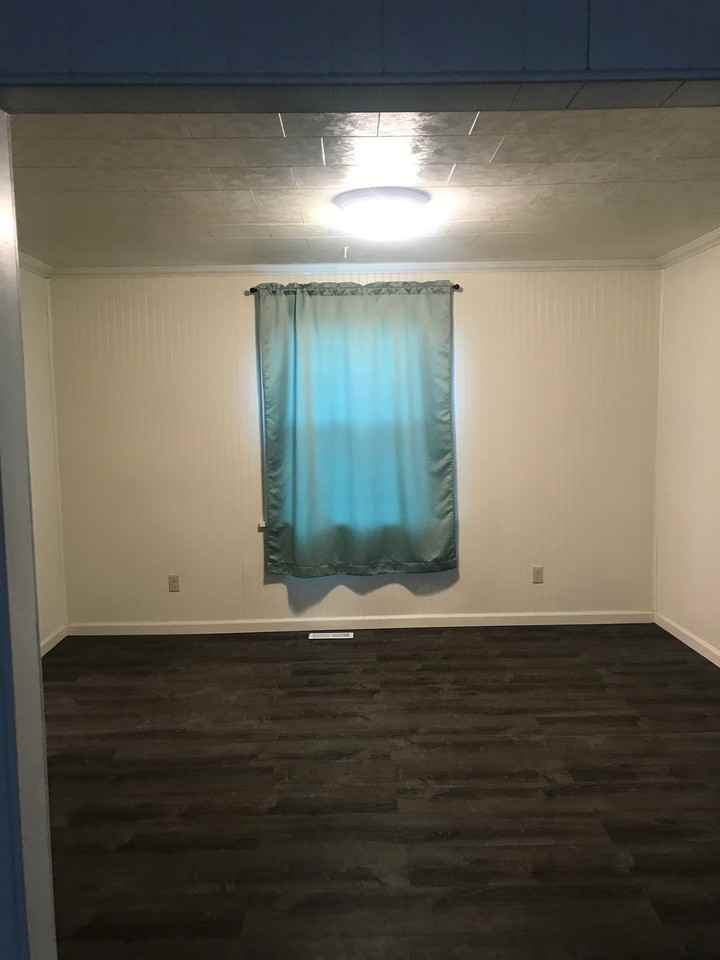 951 Warren Ave - Photo 4 of 5