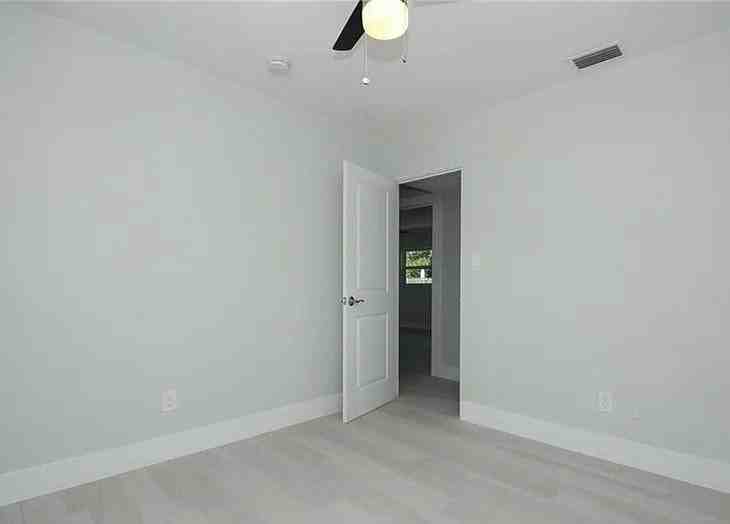 16077 Garrett Grove Ct - Photo 2 of 10