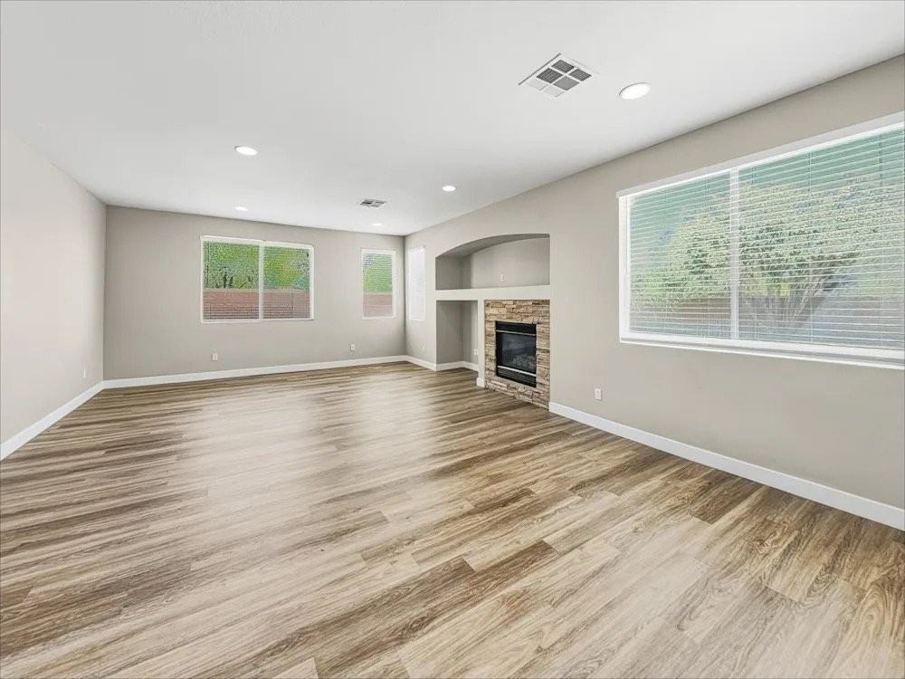 3326 Chesterbrook Ct - Photo 2 of 13