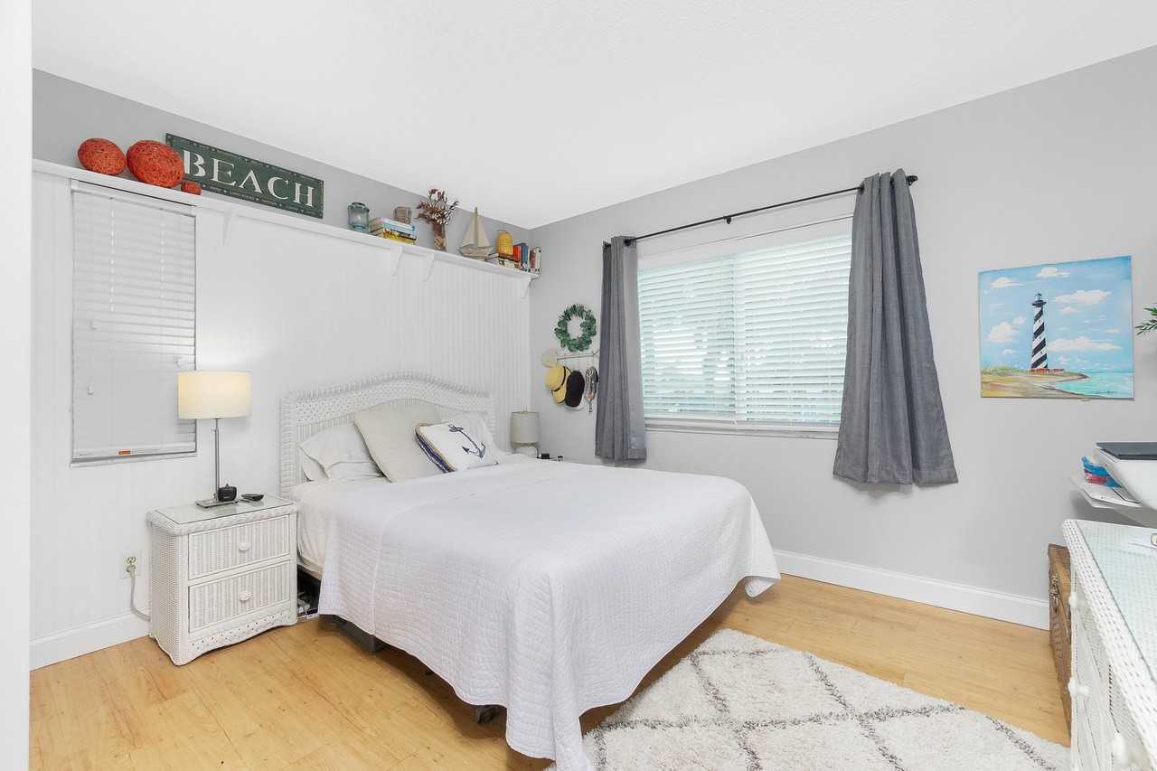1285 Gulf Blvd #4 - Photo 6 of 11