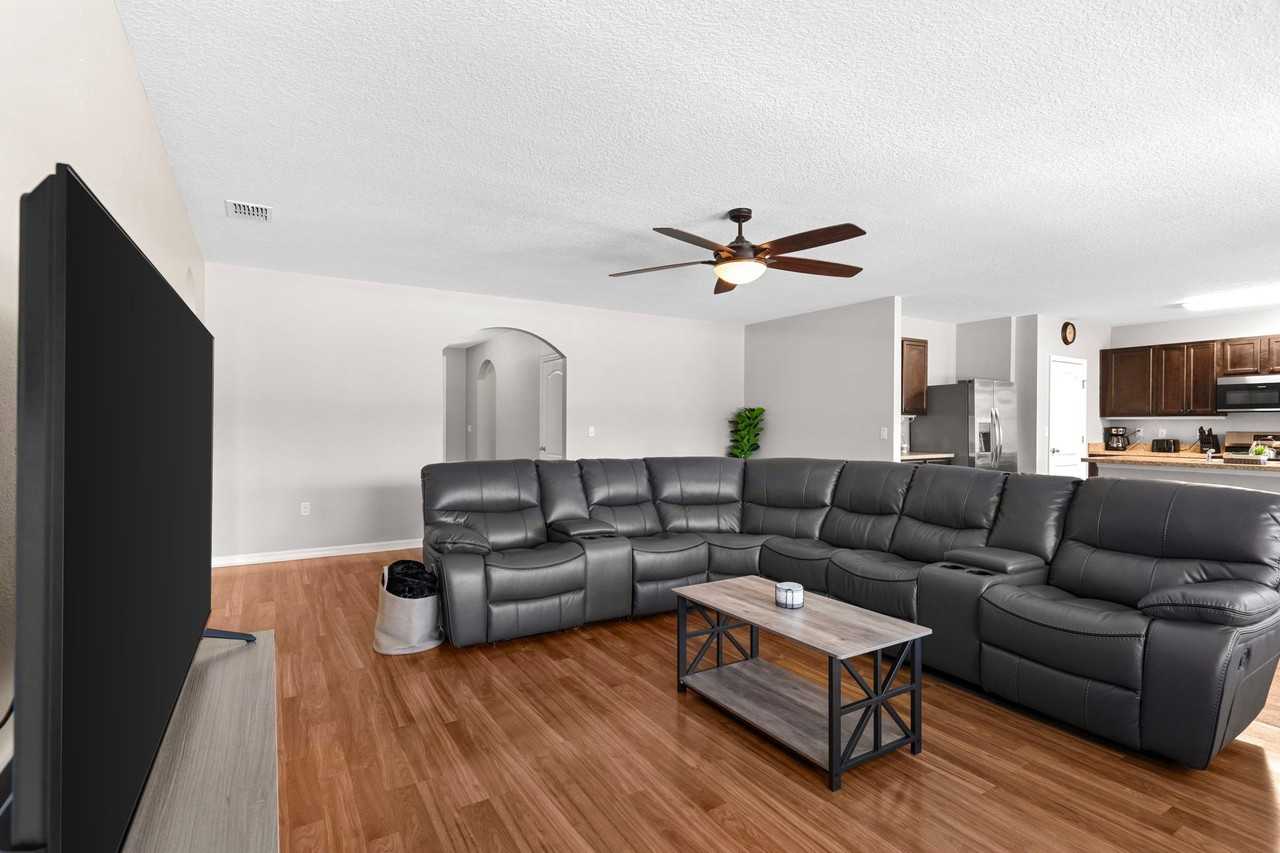 5771 Marsh Landing Dr - Photo 3 of 20