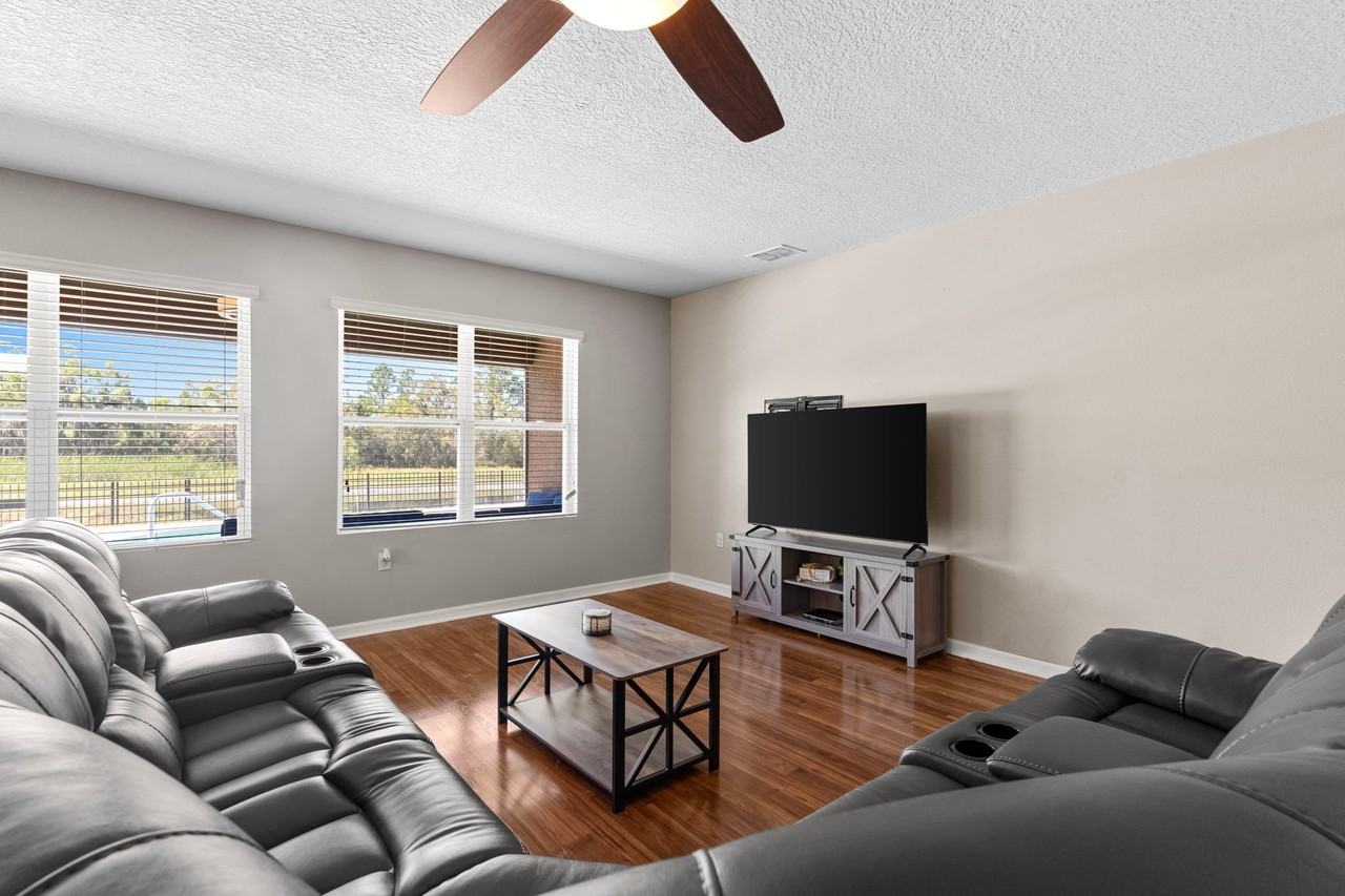 5771 Marsh Landing Dr - Photo 4 of 20