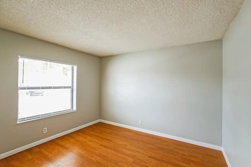 5885 Lambeth Cir - Photo 2 of 13
