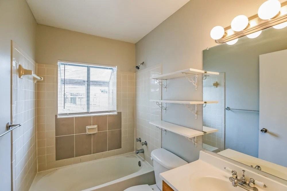 5885 Lambeth Cir - Photo 6 of 13