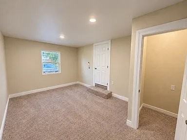 3932 Nw 33rd St - Photo 4 of 12