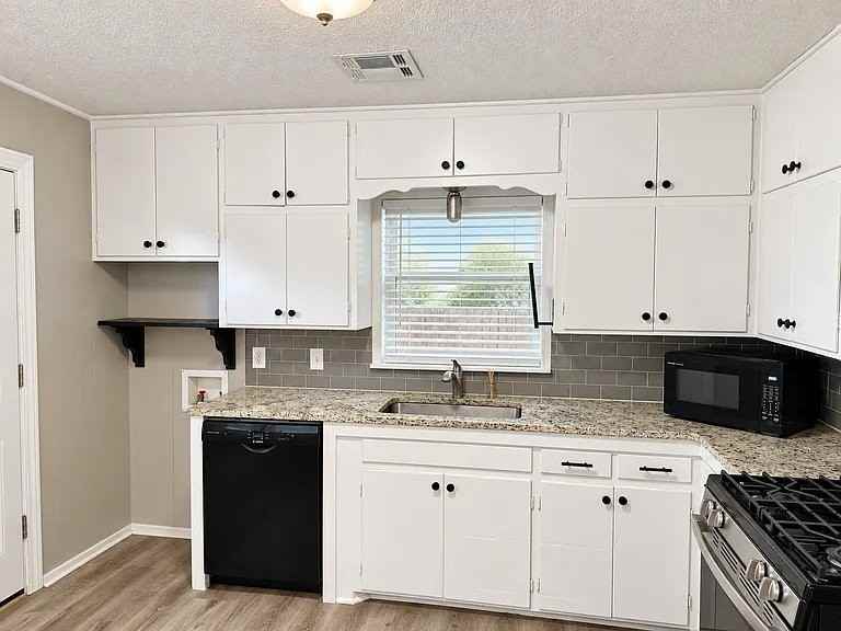 3932 Nw 33rd St - Photo 6 of 12