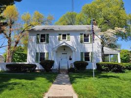 featured image of 1201 Woodlawn Blvd