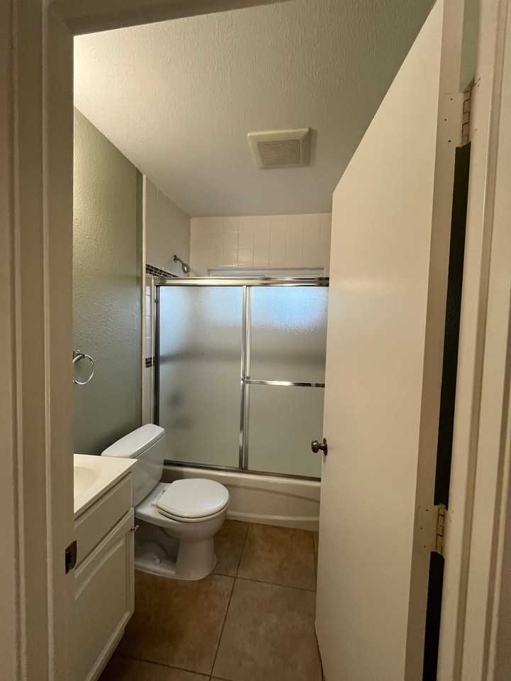 2555 Foothill Blvd #109 - Photo 3 of 5