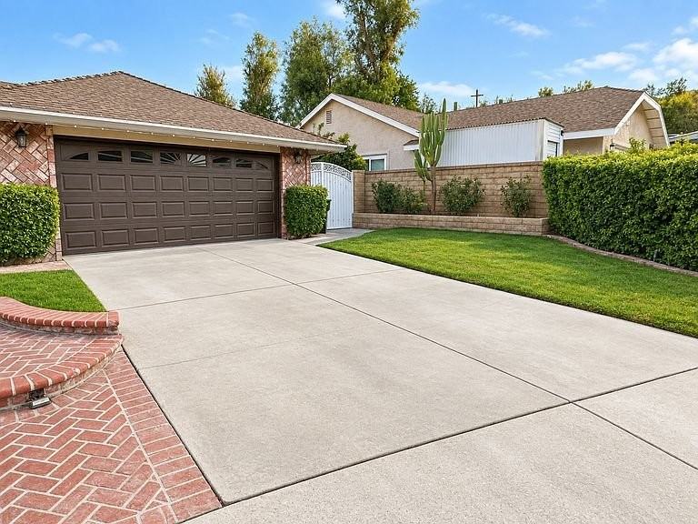 20824 Canterwood Dr - Photo 4 of 16