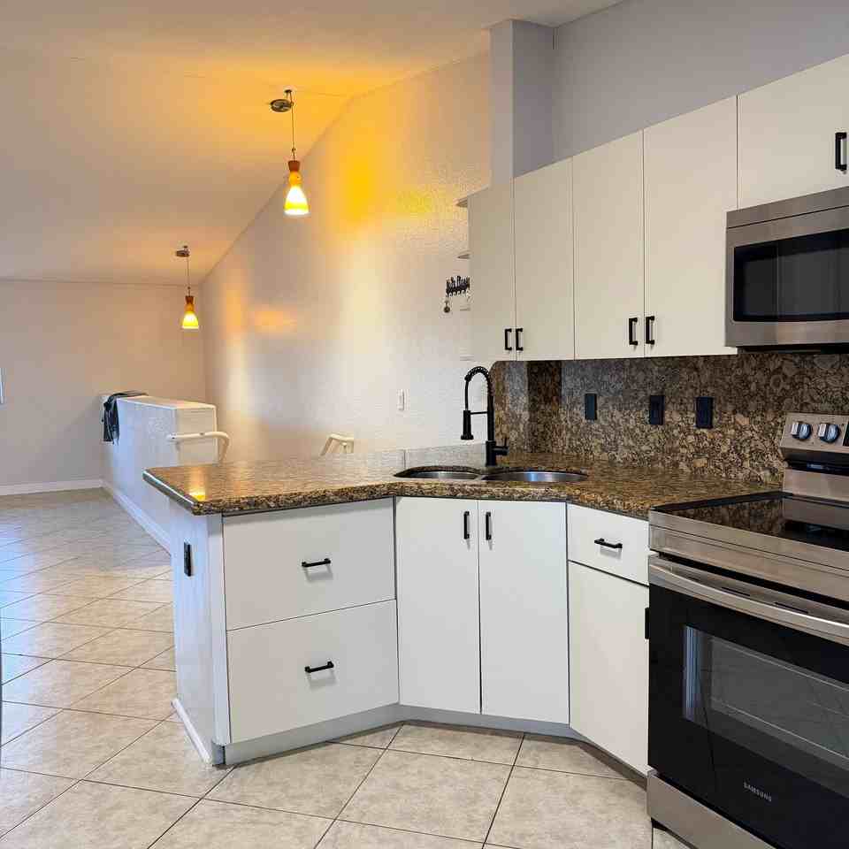 10921 W Okeechobee Rd - Photo 2 of 17