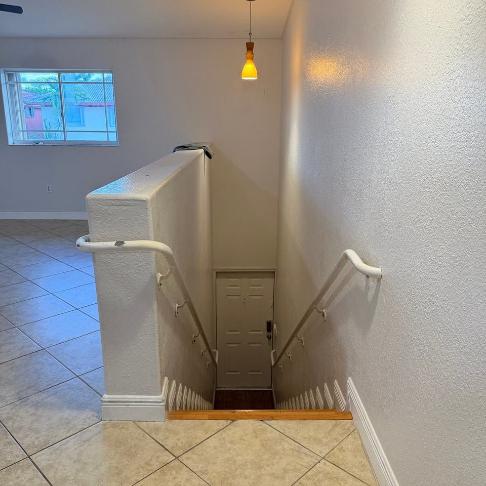10921 W Okeechobee Rd - Photo 3 of 17