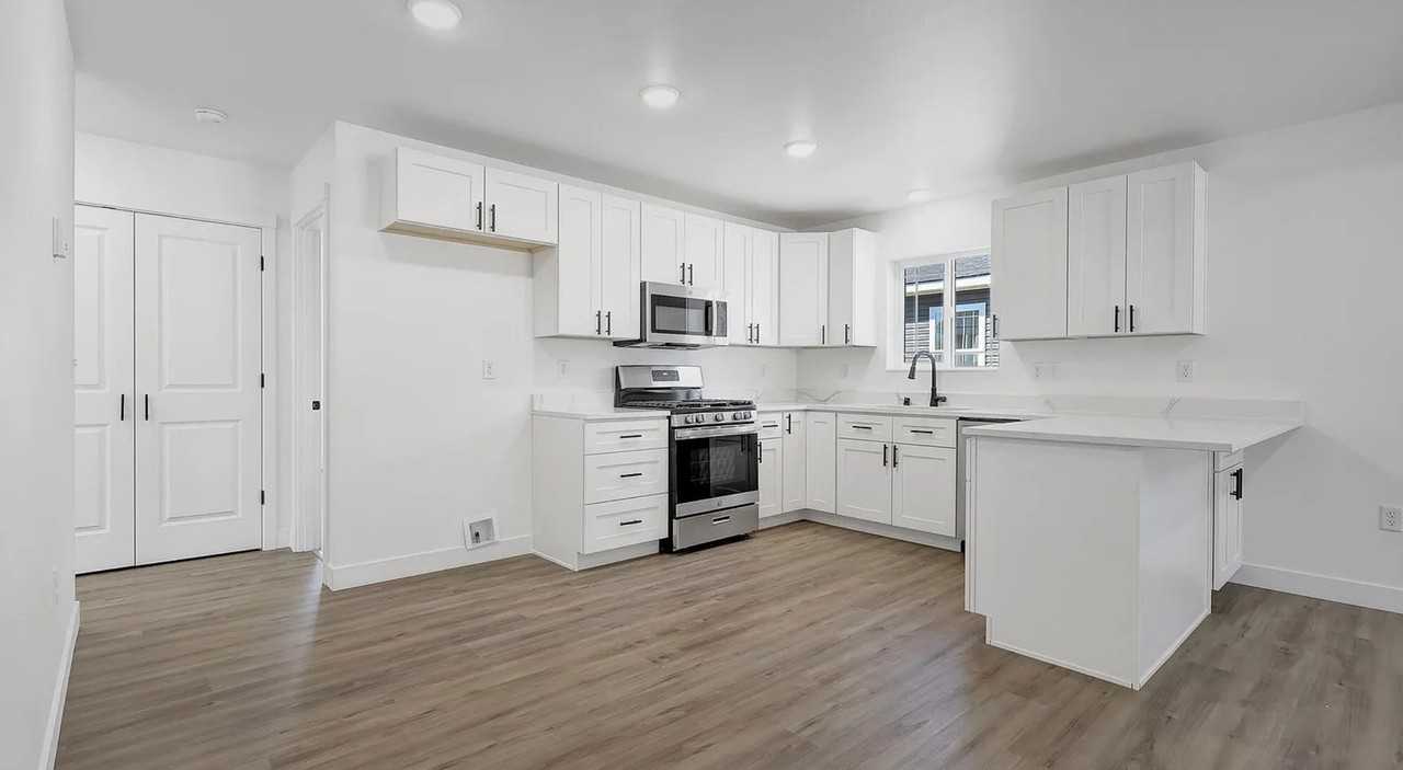 6878 W Tadpole Cir - Photo 6 of 20