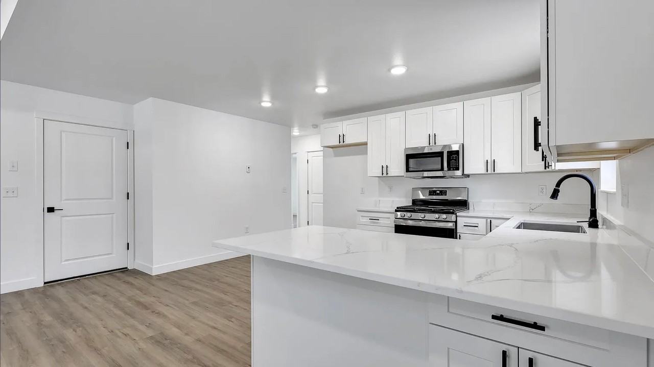 6878 W Tadpole Cir - Photo 7 of 20