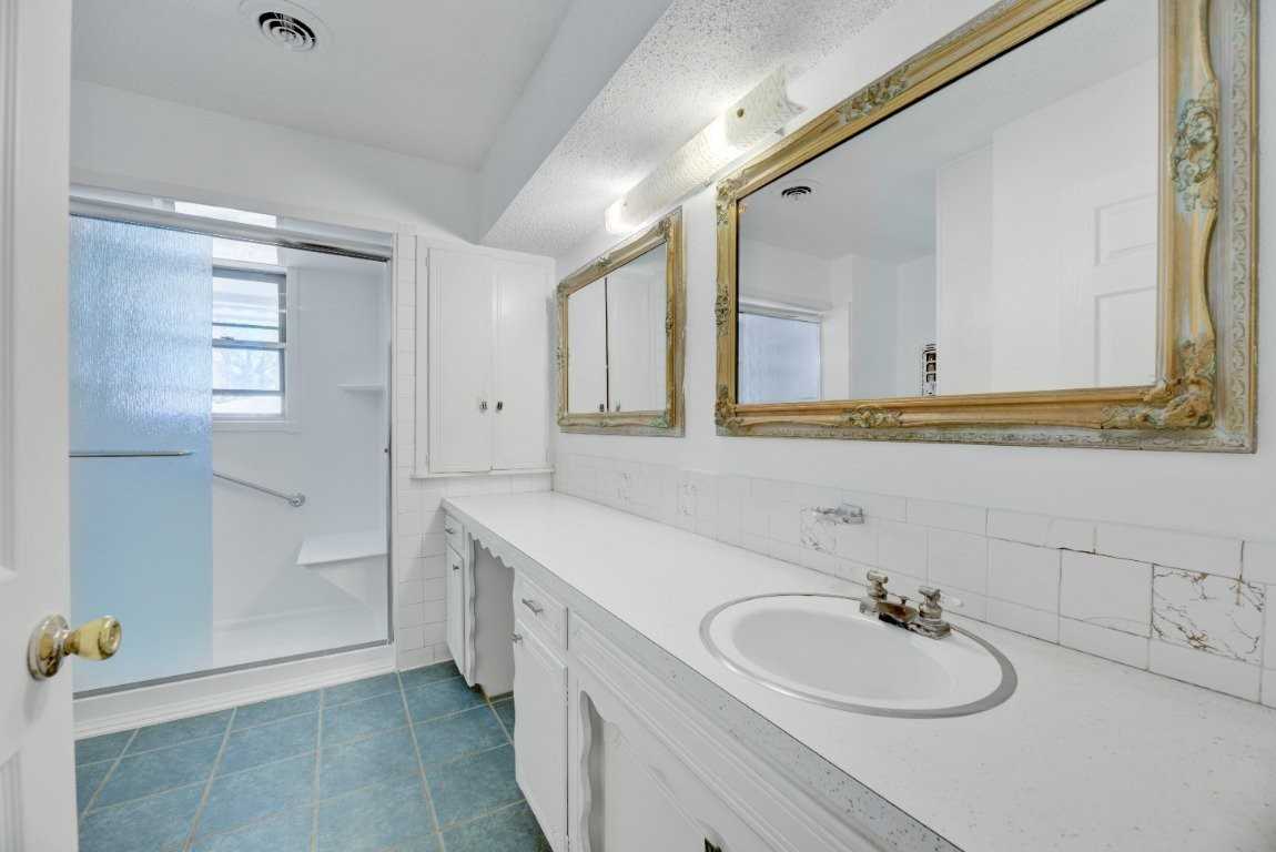 2309 Terrell Rd - Photo 4 of 13
