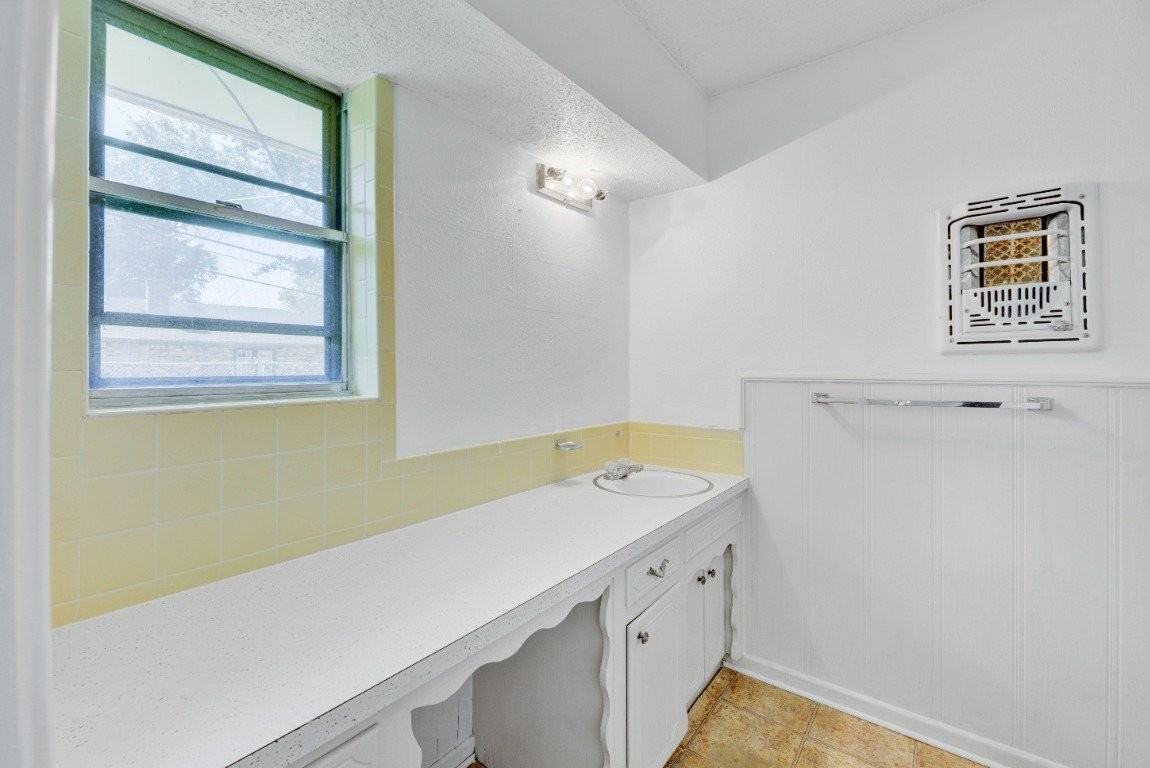2309 Terrell Rd - Photo 5 of 13