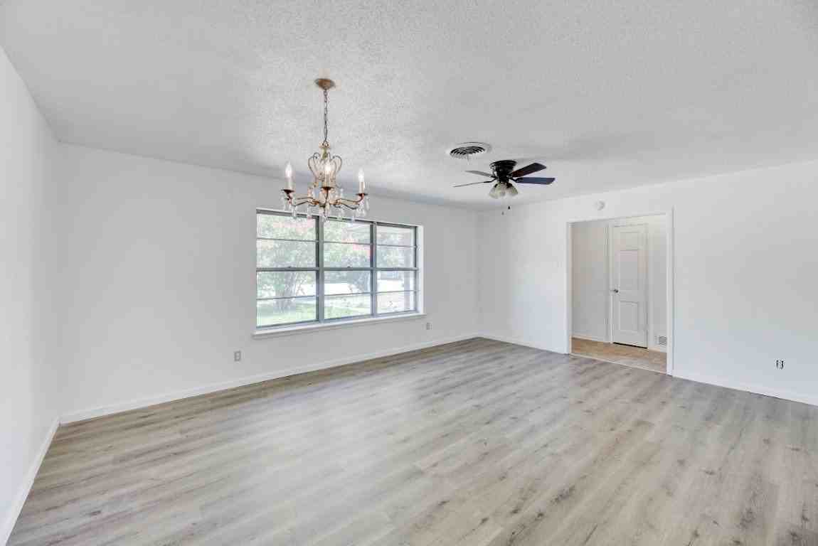 2309 Terrell Rd - Photo 7 of 13