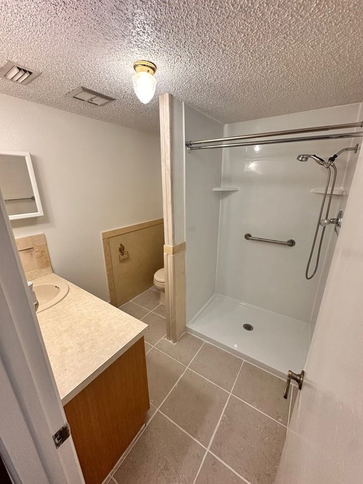 1109 Orangewalk Dr #A - Photo 4 of 8