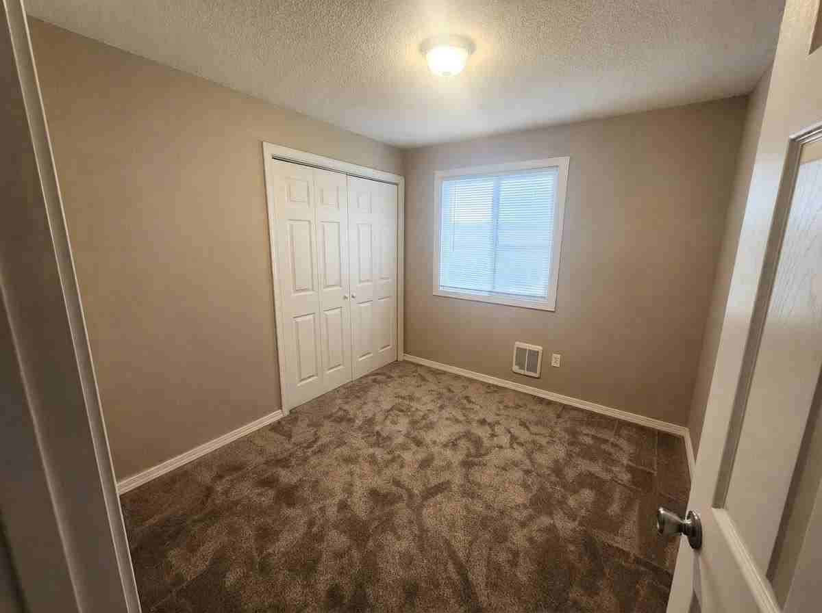 10924 E Fairview Ave - Photo 5 of 18
