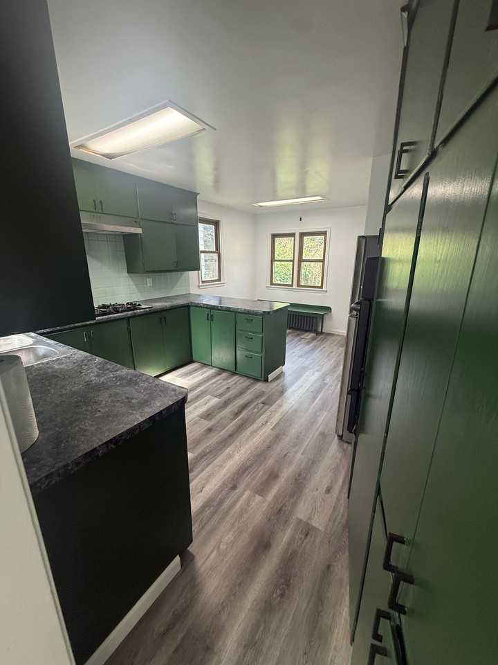 657 Plum St #1 - Photo 3 of 20