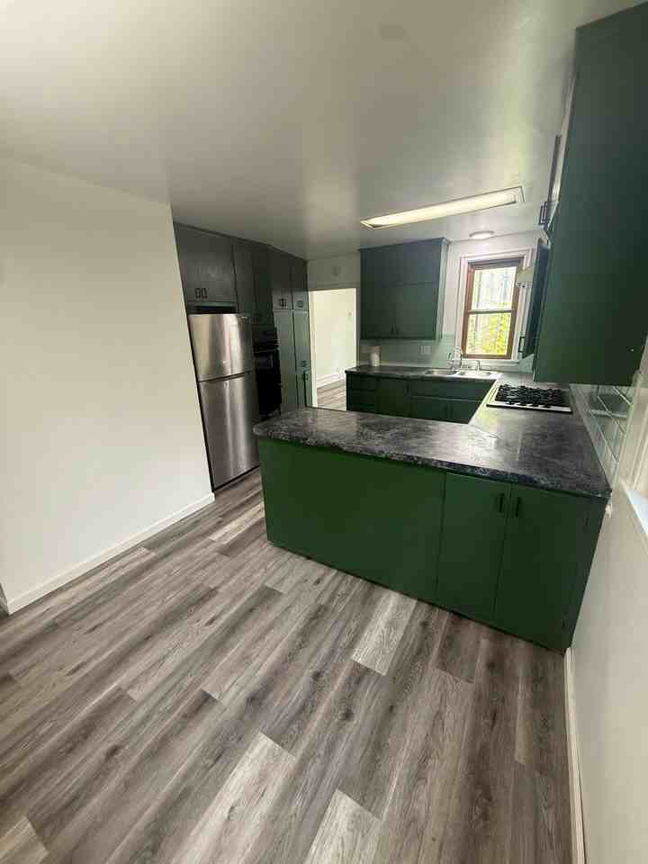 657 Plum St #1 - Photo 4 of 20