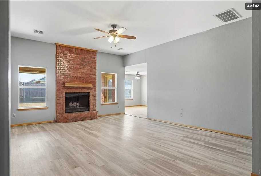 2204 Nw 157th St - Photo 4 of 20