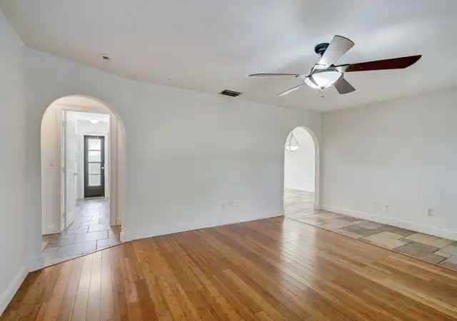 1029 Se 18th Pl - Photo 5 of 19