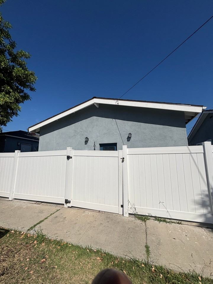 10408 Baring Cross St - Photo 2 of 12