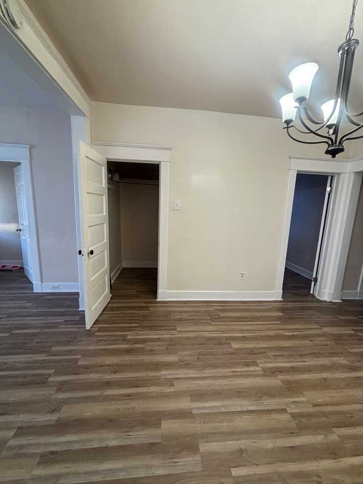 1287 Van Cortland St #1st - Photo 6 of 16