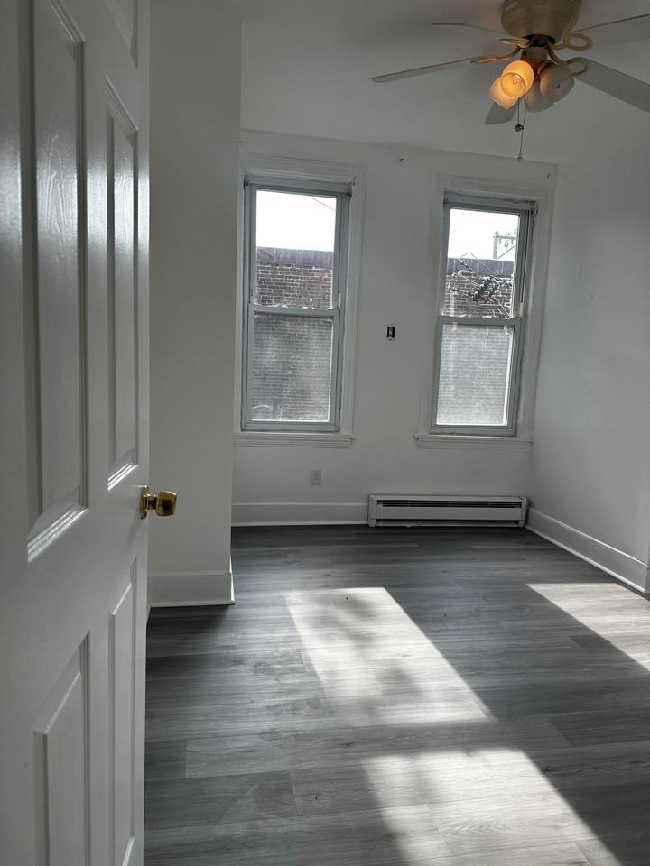 2260 N 15th St - Photo 2 of 14
