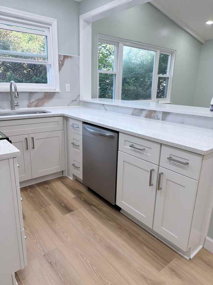 1527 Livingston St - Photo 3 of 20