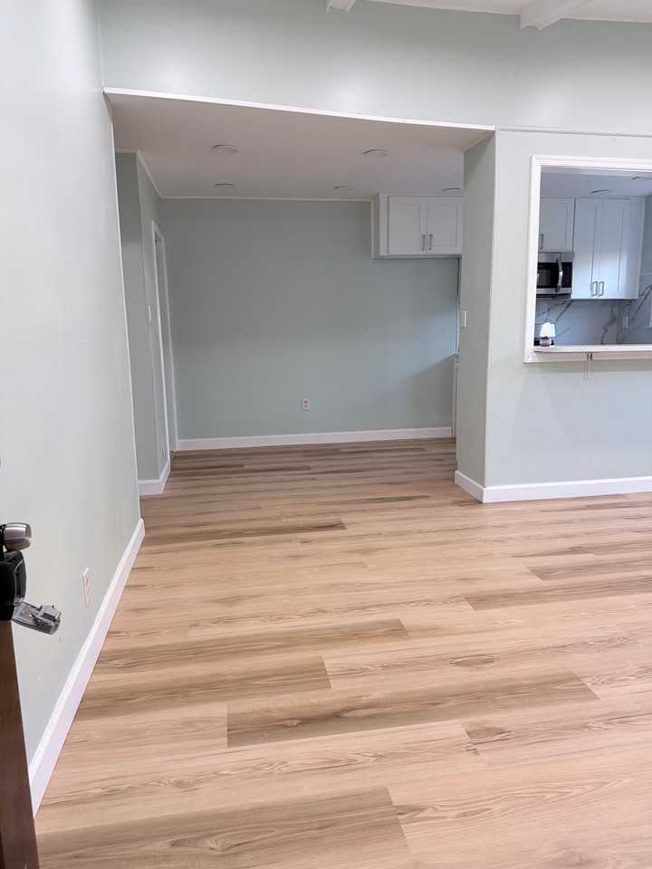 1527 Livingston St - Photo 5 of 20