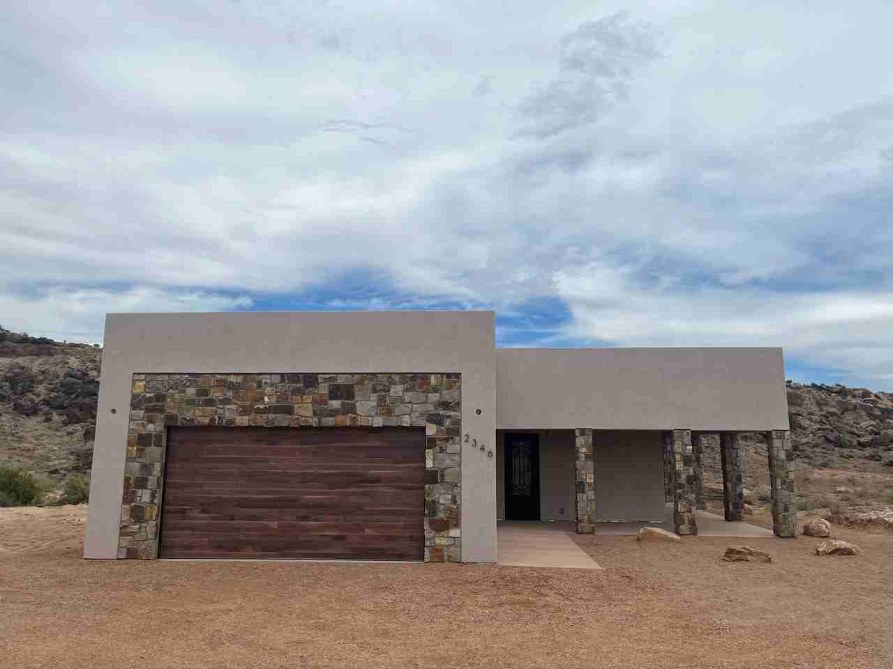 2346 Monument Rd - Photo 3 of 16