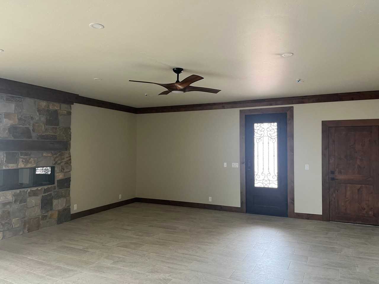 2346 Monument Rd - Photo 4 of 16