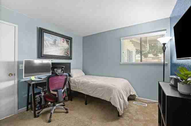 930 Apple Ct - Photo 6 of 20