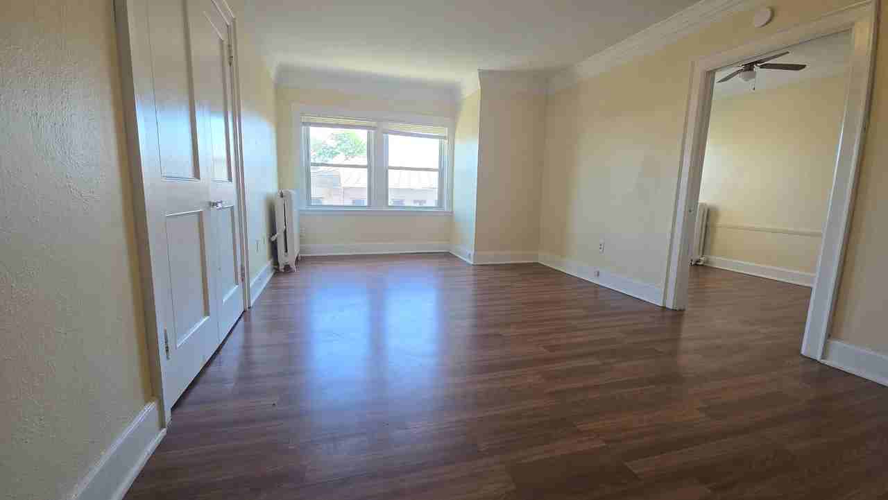 Whitestone Manor Apartments - Photo 3 of 17