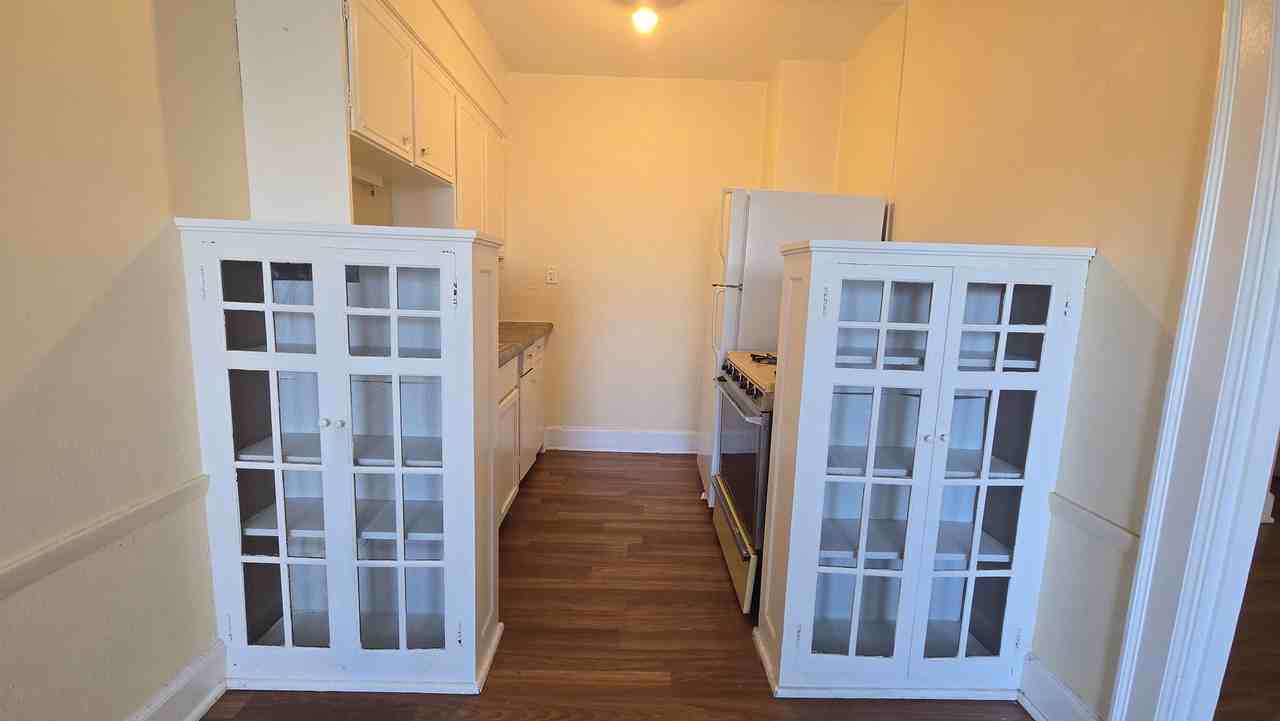 Whitestone Manor Apartments - Photo 4 of 17