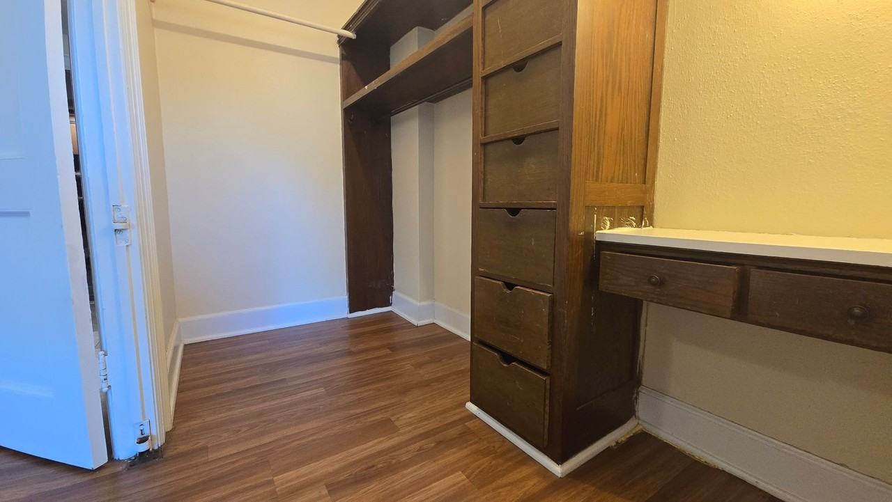 Whitestone Manor Apartments - Photo 6 of 17